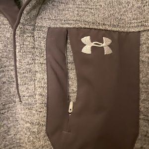 Under Armour XL pull over cold gear